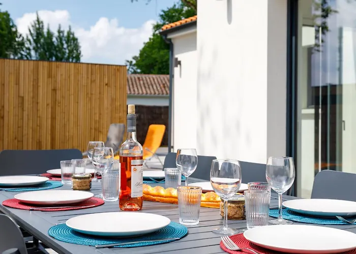 Сasa de vacaciones Le Pre Tarin By Interhome *